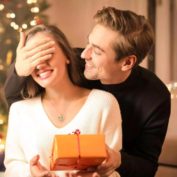 Набор подарочный с ожерельем и декоративной розой I love you в розовой коробке