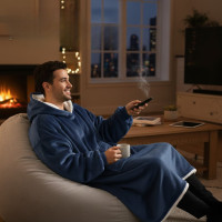 Плед с капюшоном и рукавами HUGGLE HOODIE